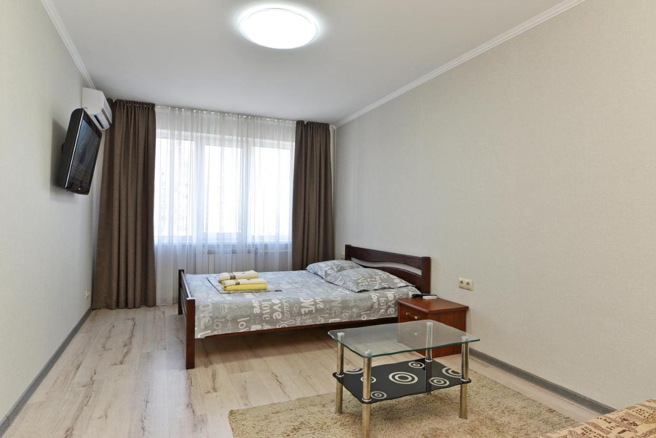 Apartament On Vasylia Lypkivskoho 24 Kyiv Exterior foto