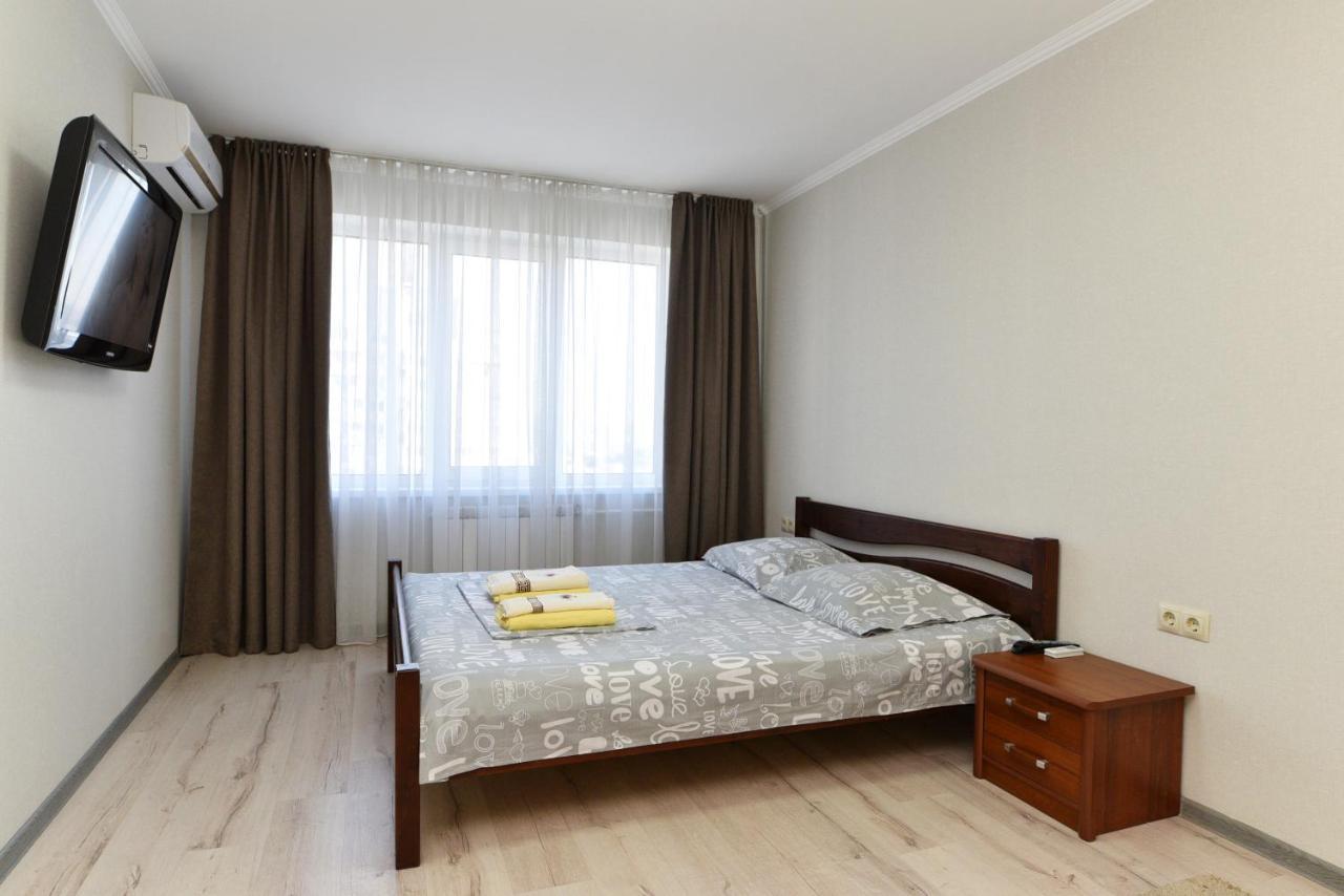 Apartament On Vasylia Lypkivskoho 24 Kyiv Exterior foto